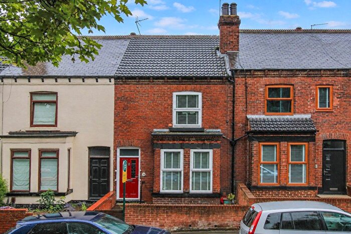 2 Bedroom Terraced House For Sale In Castleford Road, Normanton, WF6