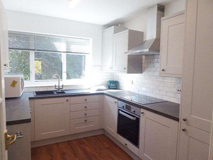 3 Bedroom Flat To Rent In Newland Park, Hull, HU5