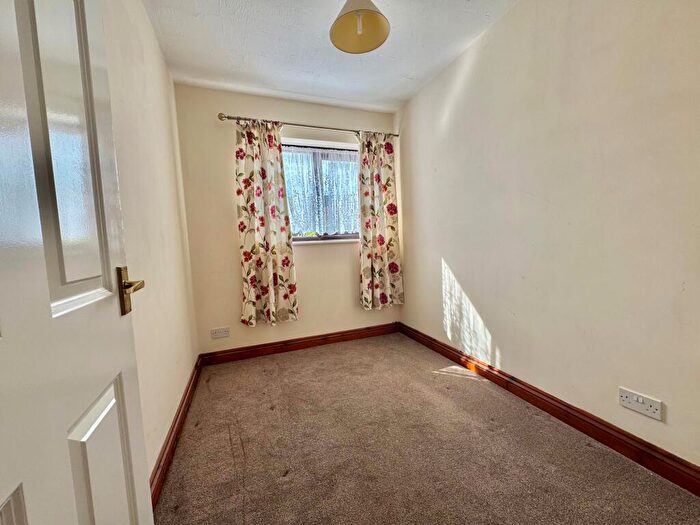 2 Bedroom Semi-Detached Bungalow For Sale In Moorbrooke, Hartshill, CV10