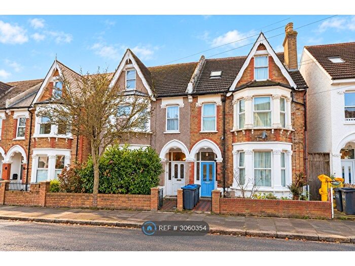 2 Bedroom Flat To Rent In Oliver Avenue, London, SE25