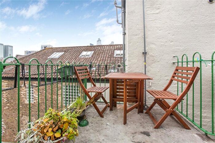 2 Bedroom Apartment To Rent In Heneage Street, Shoreditch, London, E1