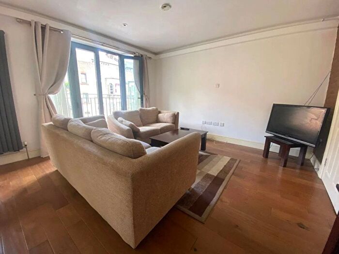 2 Bedroom Flat To Rent In B Shenley Road, London, SE5