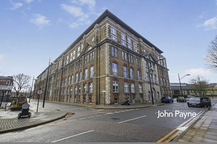 3 Bedroom Flat To Rent In Cadogan Road London, SE18