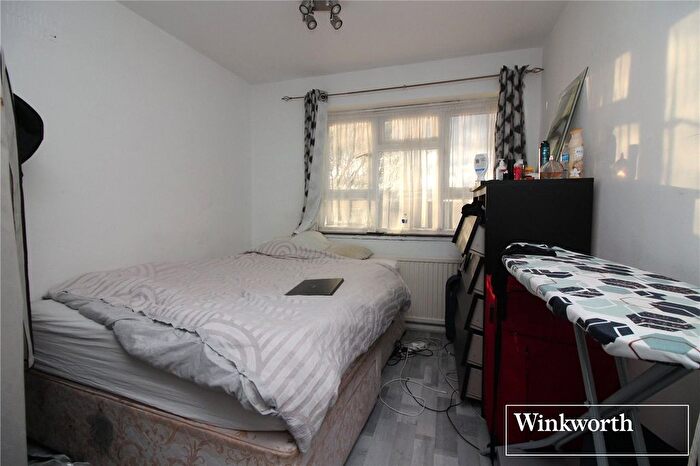 3 Bedroom End Of Terrace House For Sale In Gateshead Road, Borehamwood, Hertfordshire, WD6
