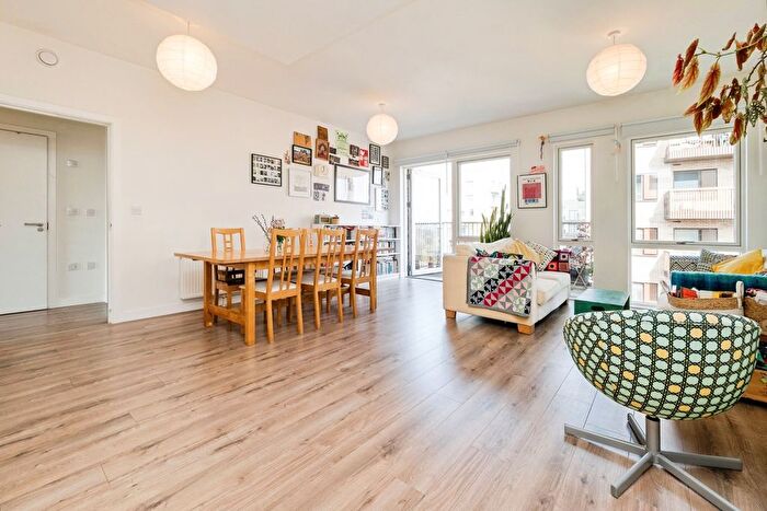 2 Bedroom Flat For Sale In Ketch Street, Barking, IG11
