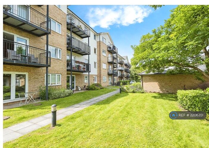 2 Bedroom Flat To Rent In Sharps Court, Hitchin, SG4