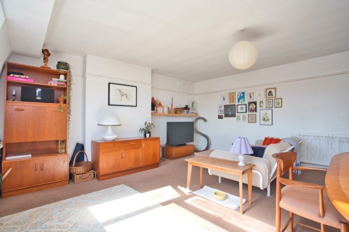 2 Bedroom Flat For Sale In Shorncliffe Road, Folkestone, Kent, CT20