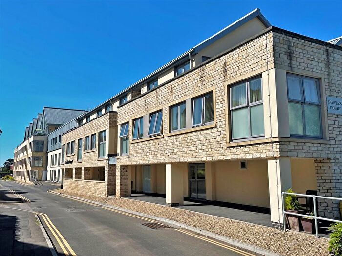 1 Bedroom Flat For Sale In Westmead Lane, Chippenham, SN15
