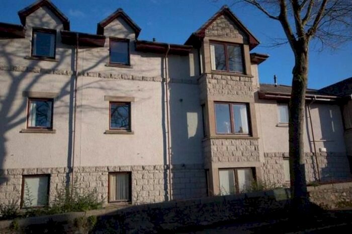 2 Bedroom Flat To Rent In Viewfield Court, Aberdeen, AB15