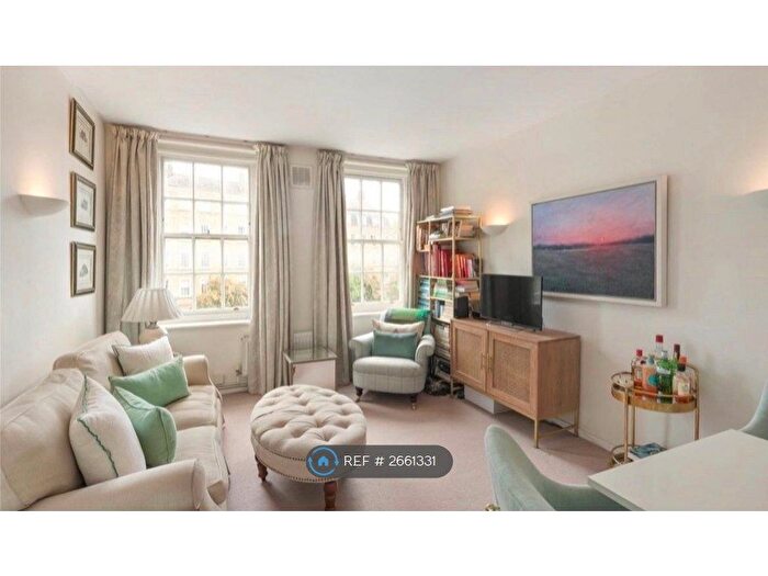 2 Bedroom Flat To Rent In Vicarage Crescent, London, SW11