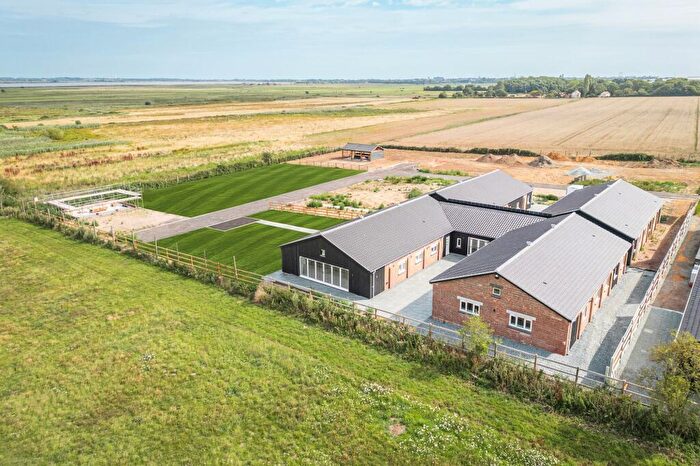 5 Bedroom Barn Conversion For Sale In Extensive Accommodation And Countryside Views, NR31
