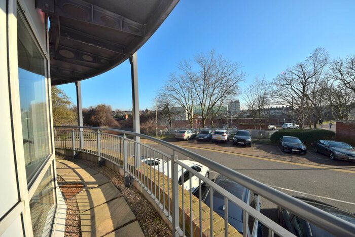 1 Bedroom Flat For Sale In Memorial Heights, Newbury Park, IG2