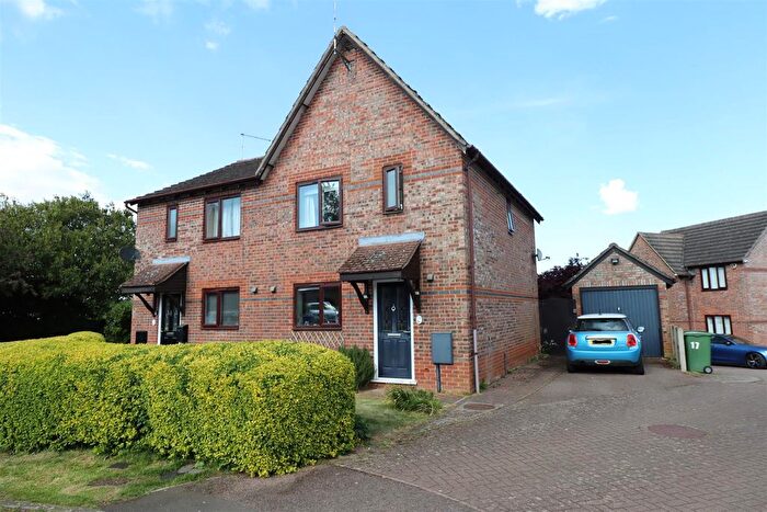 3 Bedroom Semi-Detached House For Sale In Shoemaker Close, Astcote, NN12