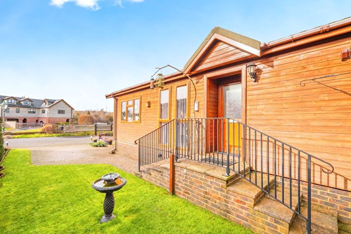 2 Bedroom Bungalow For Sale In Riverside Park, Upper Beeding, West Sussex, BN44