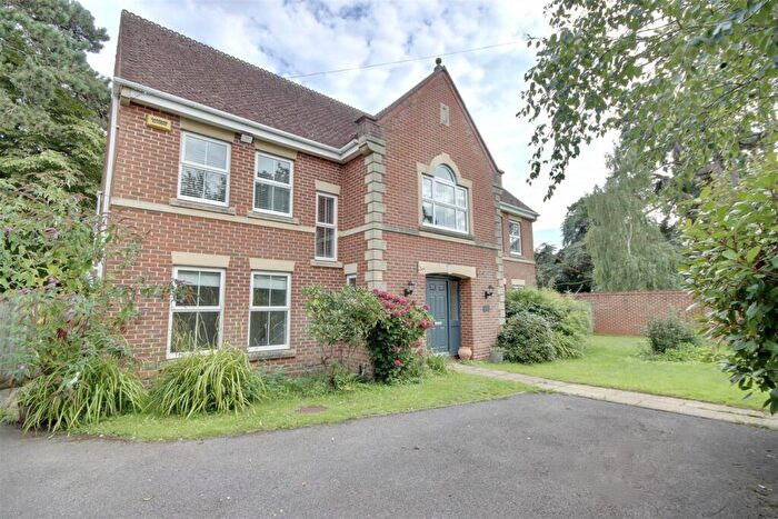 5 Bedroom Detached House For Sale In Highlands Road, Fareham, PO16