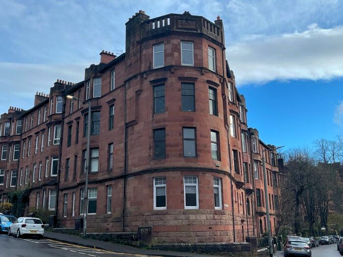 4 Bedroom Flat To Rent In Camphill Avenue, Glasgow, G41