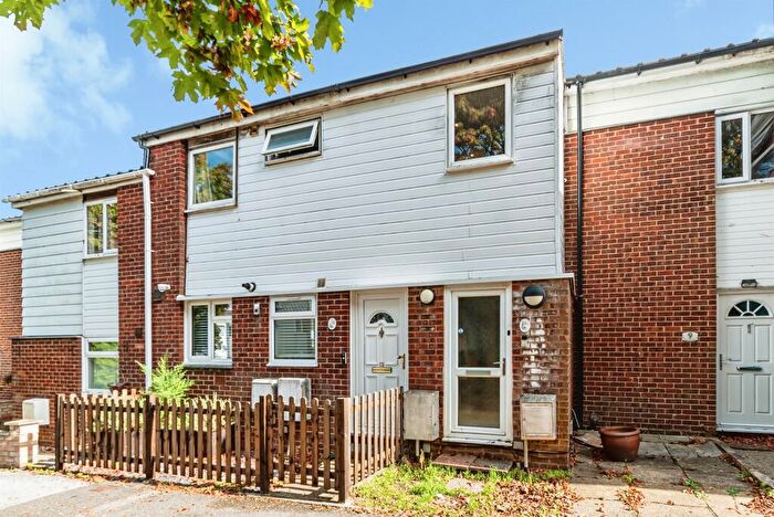 2 Bedroom Maisonette For Sale In Ascension Close, Basingstoke, RG24