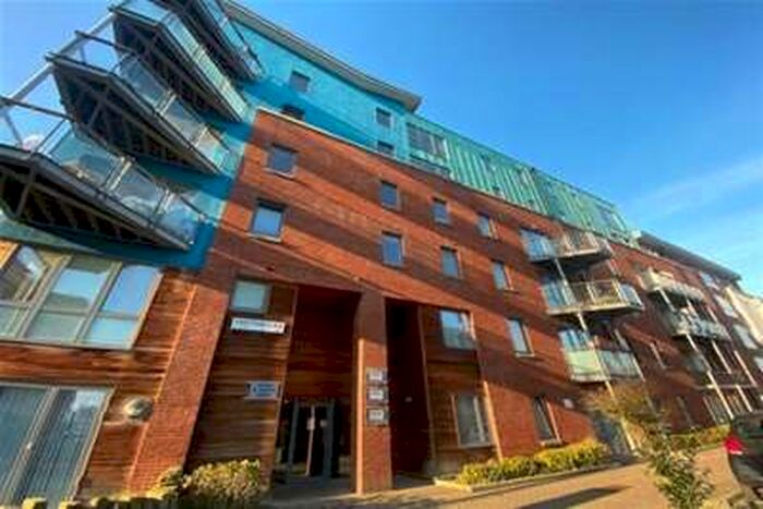 2 Bedroom Flat To Rent In Crown & Anchor House, Sweetman Place, Bristol City Centre, BS2
