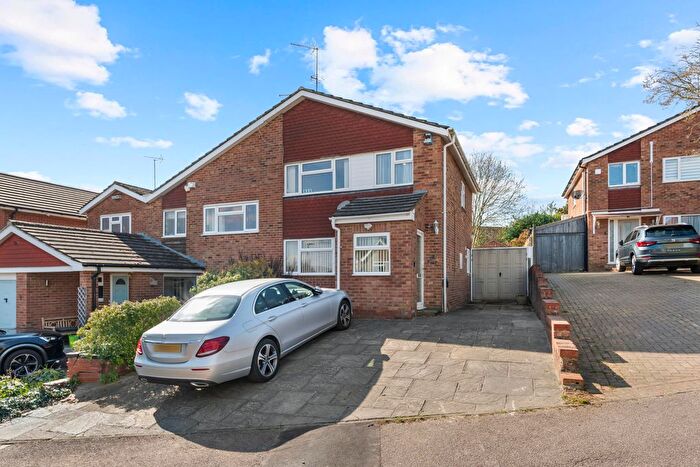 3 Bedroom Semi-Detached House For Sale In Grange Rise, Codicote, SG4