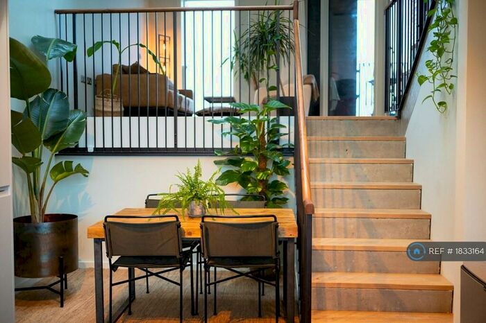 1 Bedroom Penthouse To Rent In Agar Place, London, NW1