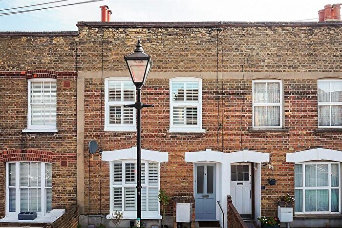 3 Bedroom Terraced House To Rent In Howbury Road, SE15