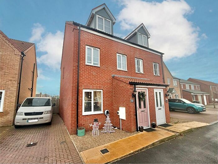 3 Bedroom Town House For Sale In Portobello Drive, Martham, NR29