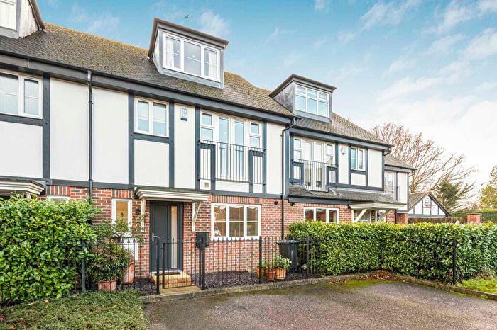 3 Bedroom Terraced House For Sale In Mulberry Close, Twyford, RG10