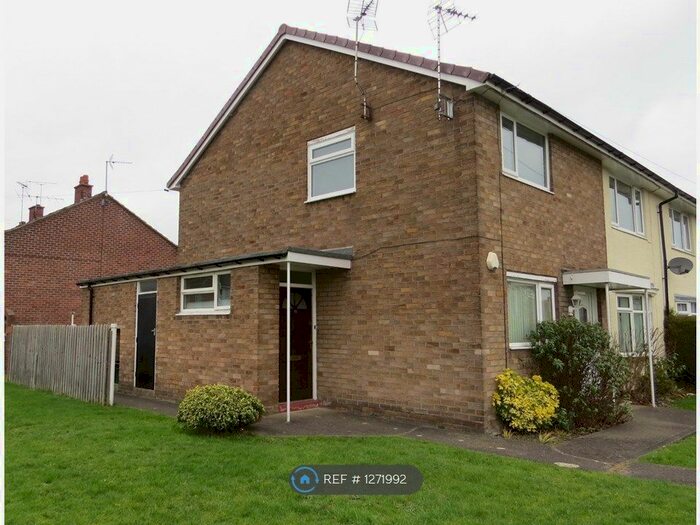 2 Bedroom Flat To Rent In Crispin Lane, Wrexham LL11