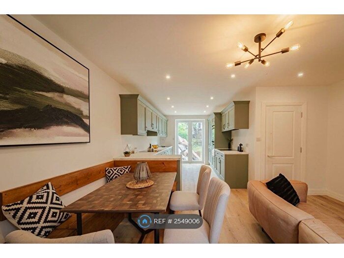 5 Bedroom Semi-Detached House To Rent In Angles Road, London, SW16