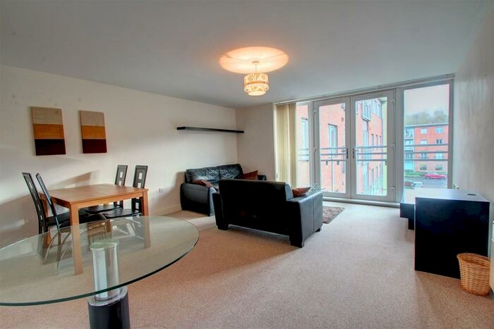 1 Bedroom Apartment To Rent In Colombo Square, Gateshead, NE8