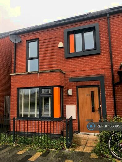 3 Bedroom Semi-Detached House To Rent In Amersham Park Road, Salford, M6