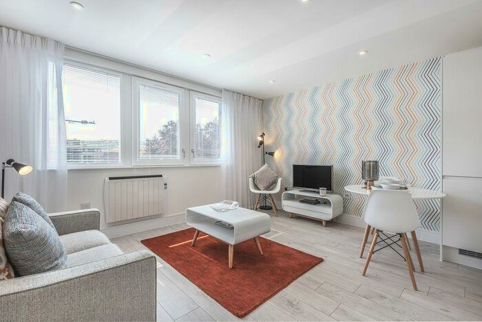 1 Bedroom Apartment To Rent In Castle House, HP11