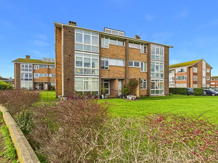 2 Bedroom Flat To Rent In Woodards View, Shoreham-by-Sea, BN43