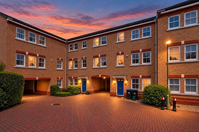 5 Bedroom Terraced House To Rent In Florence Way, Knaphill, Woking, Surrey, GU21