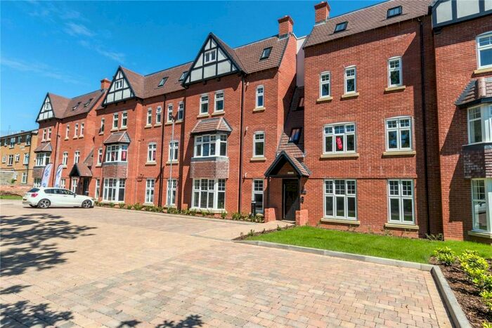 2 Bedroom Apartment To Rent In Wake Green Road, Birmingham, West Midlands, B13