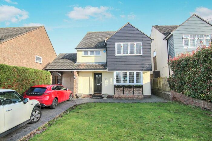 4 Bedroom Detached House To Rent In Park Meadow, Brentwood, Essex, CM15