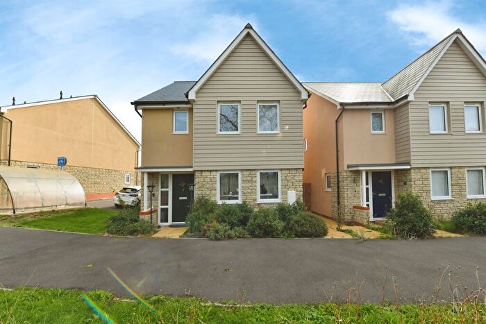 3 Bedroom Detached House For Sale In Biddle Combe Close, Wells, BA5