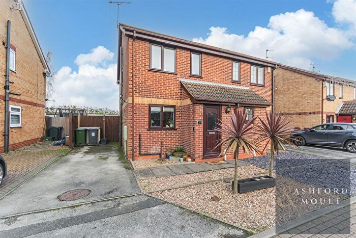 2 Bedroom Semi-Detached House For Sale In The Hollins, Calverton, Nottingham, NG14