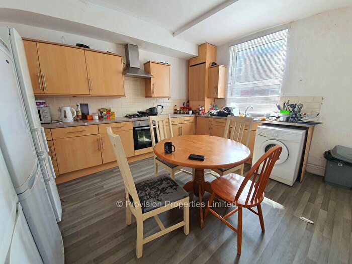 4 Bedroom Terraced House To Rent In Harold Mount, Hyde Park, Leeds, LS6