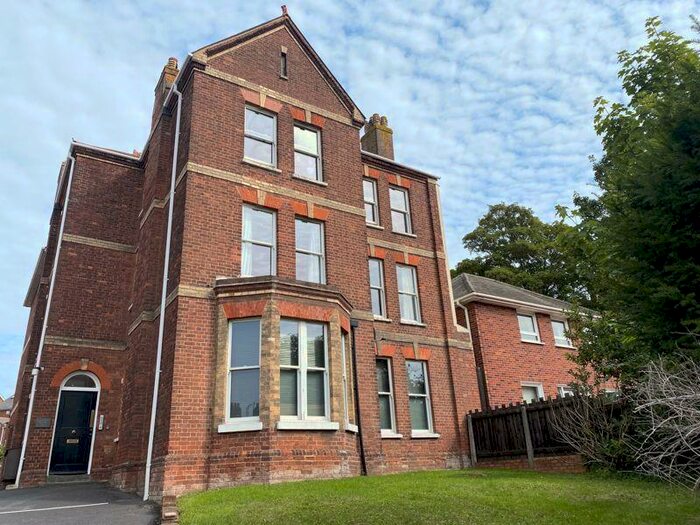 2 Bedroom Flat To Rent In Heavitree Road, Exeter, EX1