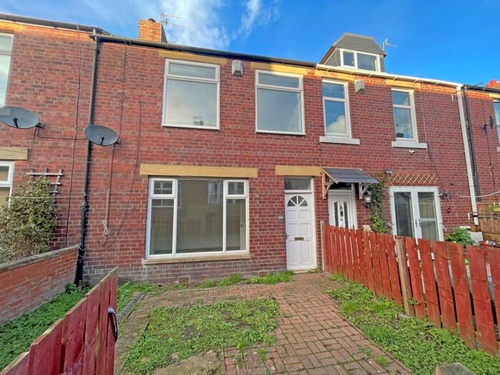 3 Bedroom Terraced House To Rent In May Avenue, Ryton, NE40