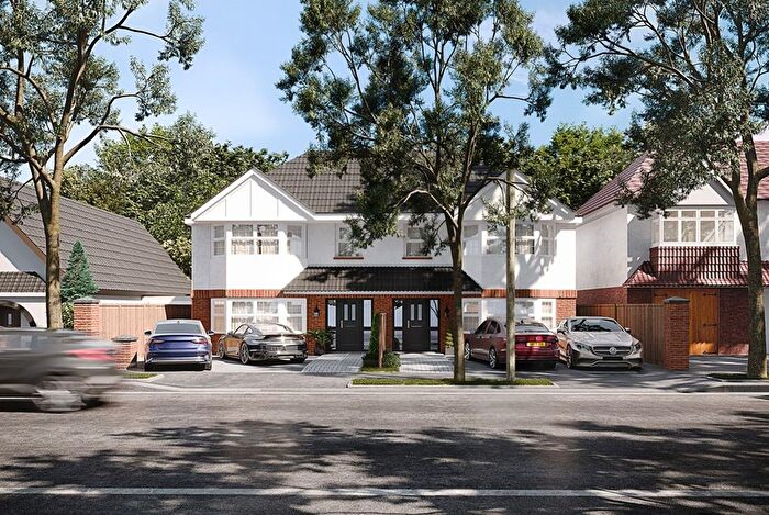 4 Bedroom Semi-Detached House For Sale In Crows Road, Epping, CM16