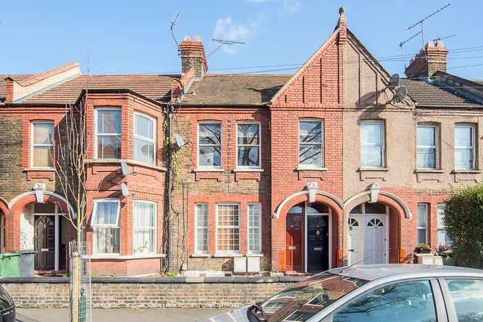 2 Bedroom Maisonette To Rent In Perth Road, London, E10