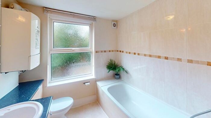 4 Bedroom Semi-Detached House To Rent In Cromwell Street, Nottingham, NG7