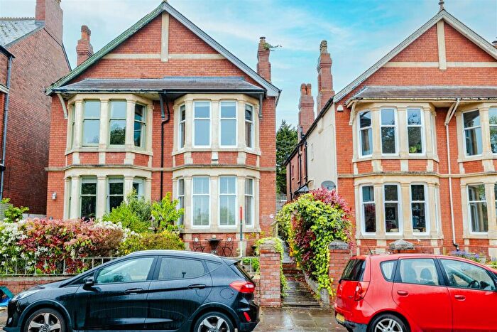 5 Bedroom Semi Detached House For Sale In The Parade, Barry, CF62