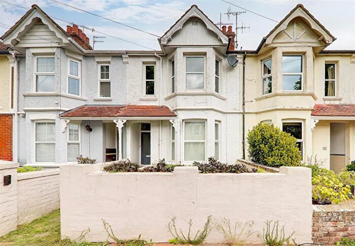 2 Bedroom Apartment For Sale In Kingsland Road, Broadwater, West Sussex, BN14