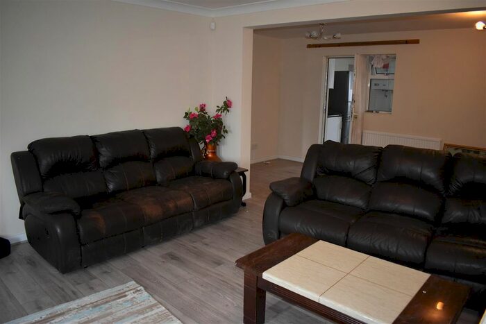 3 Bedroom Property To Rent In Stoneleigh Avenue, Enfield, EN1