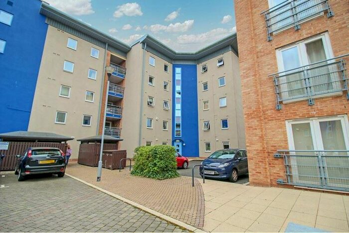 2 Bedroom Flat To Rent In Knightsbridge Court, Gosforth, Newcastle Upon Tyne, Tyne And Wear, NE3