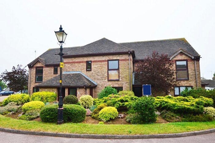 2 Bedroom Apartment To Rent In The Heathers, Wollaston, NN29