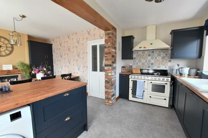 3 Bedroom End Of Terrace House For Sale In Mere Dyke Road, Luddington, Scunthorpe, DN17
